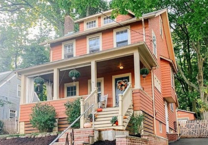 Jimi Hendrix’s “Salmon House”